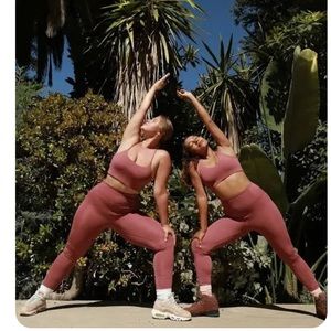 Girlfriend Collective FLOAT Ultralight Legging in Fig, size s